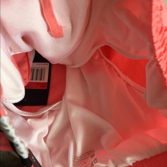 Nike girls shorts Large - Picture 7 of 9